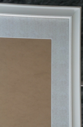 (White w/rustic edging)